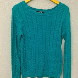 Cable knit pull-over sweater